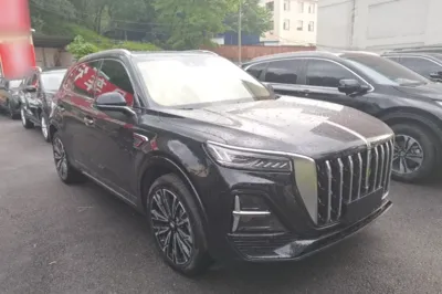 Hongqi HS5 2023, 35400 км, за 18154 USD