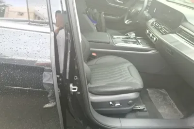 Hongqi HS5 2023, 35400 км, за 18154 USD - фото 18