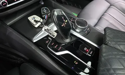 BMW 5-Series 2023, 51636 км, за 19797.74 USD - фото 9