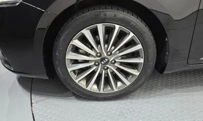Kia K7 2016, 136334 км, за 5776.55 USD