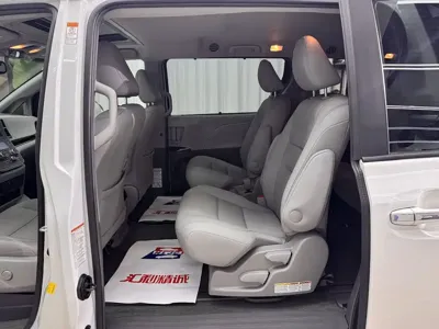 Toyota Sienna 2017, 75000 км, за 27368.51 USD - фото 8