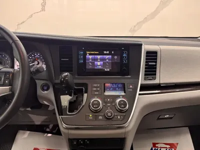 Toyota Sienna 2017, 75000 км, за 27368.51 USD - фото 12