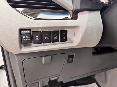 Toyota Sienna 2017, 75000 км, за 27368.51 USD - фото 13