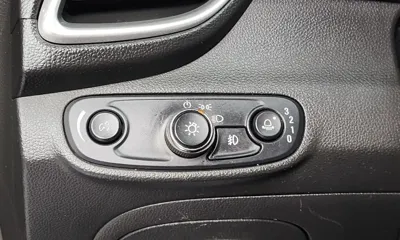 ChevroletGMDaewoo Trax 2017, 108324 км, за 2927.4 USD - фото 19