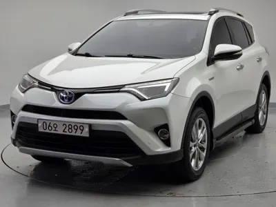 Toyota RAV4 · 2018 год