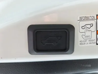 Toyota RAV4 2018, 114927 км, за 651459.63 USD - фото 17