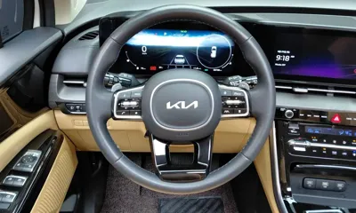 Kia Canival 2023, 49748 км, за 18201.9 USD - фото 12