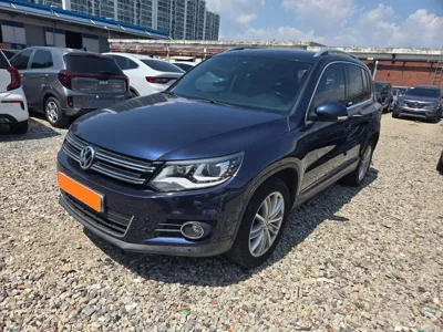 Volkswagen Tiguan 2016, 189802 км, за 4293.52 USD