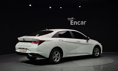 Hyundai Avante 2021, 59586 км, за 9977.68 USD