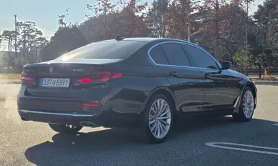 BMW 5-Series 2023, 39771 км, за 27023.45 USD