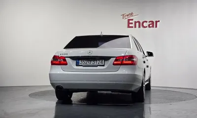 Mercedes-Benz E-Class 2011, 76020 км, за 3875.46 USD