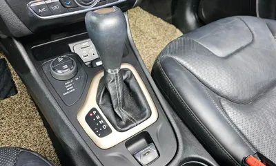 Jeep Cherokee 2015, 152703 км, за 4726.27 USD - фото 9