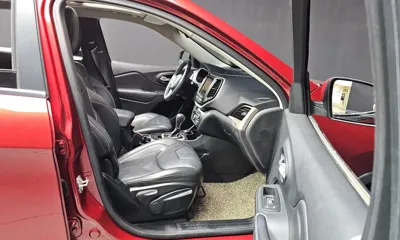 Jeep Cherokee 2015, 152703 км, за 4726.27 USD - фото 11