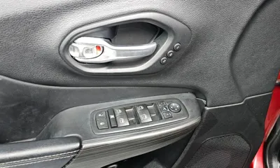Jeep Cherokee 2015, 152703 км, за 4726.27 USD - фото 20