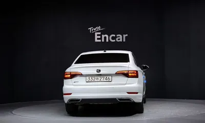 Volkswagen Jetta 2021, 142096 км, за 8730.47 USD