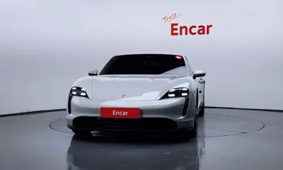 Porsche Taycan 2022, 68601 км, за 58344.71 USD