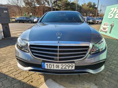 Mercedes-Benz E-Class 2018, 72672 км, за 17001.44 USD