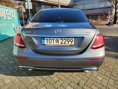 Mercedes-Benz E-Class 2018, 72672 км, за 17001.44 USD