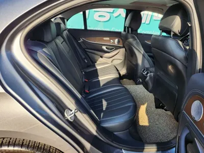Mercedes-Benz E-Class 2018, 72672 км, за 17001.44 USD - фото 7