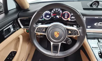 Porsche Panamera 2018, 68645 км, за 42004.73 USD - фото 13