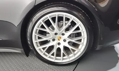 Porsche Panamera 2018, 68645 км, за 42004.73 USD - фото 21