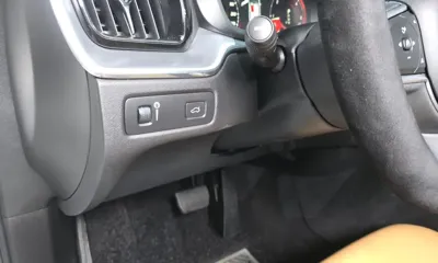 Volvo XC60 2018, 103406 км, за 16482.09 USD - фото 28