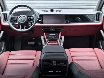 Porsche Cayenne 2025, 8800 км, за 111534.04 USD