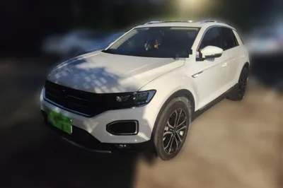 Volkswagen T-Roc · 2022 год