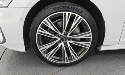 Audi A6 2020, 110964 км, за 15953.63 USD