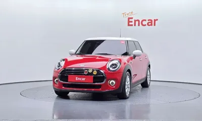 MINI Cooper 2020, 24099 км, за 12691.71 USD