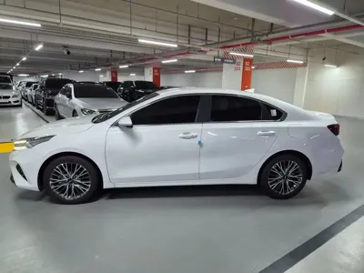 Kia K3 2022, 33613 км, за 14769.59 USD