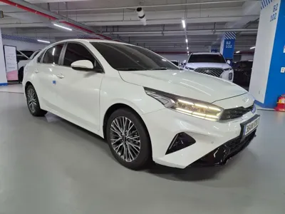 Kia K3 2022, 33613 км, за 14769.59 USD