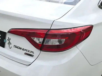 Hyundai Sonata 2015, 40000 км, за 6895.63 USD - фото 9