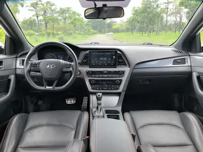 Hyundai Sonata 2015, 40000 км, за 6895.63 USD - фото 12