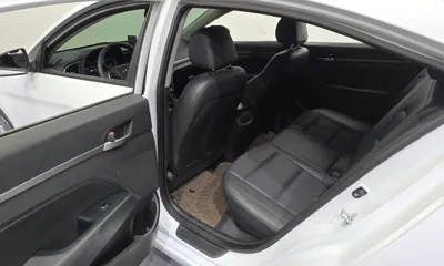 Hyundai Avante 2018, 136379 км, за 5441.78 USD - фото 12