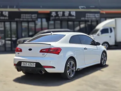 Kia K3 2014, 130884 км, за 3296.99 USD