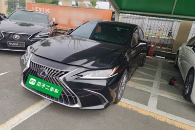 Lexus ES · 2021 год