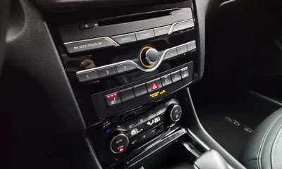 Infiniti Q30 2019, 62749 км, за 8278.14 USD - фото 16