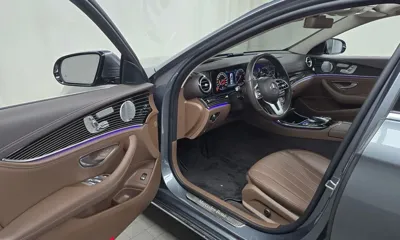 Mercedes-Benz E-Class 2019, 62839 км, за 23318.44 USD - фото 10