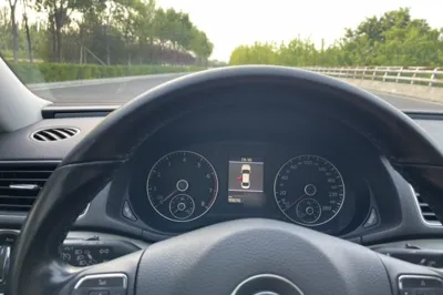 Volkswagen Passat 2015, 90000 км, за 8782 USD - фото 8