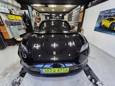 Porsche Taycan · 2025 год