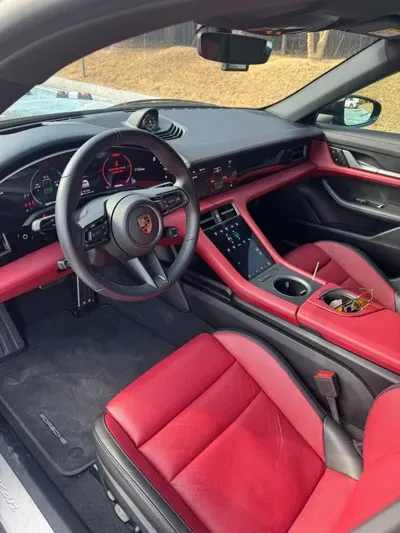 Porsche Taycan 2025, 30000 км, за 80412.24 USD - фото 8