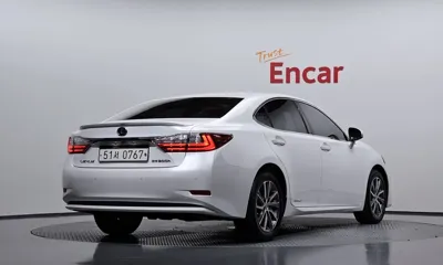 Lexus ES 2016, 75771 км, за 17133.56 USD