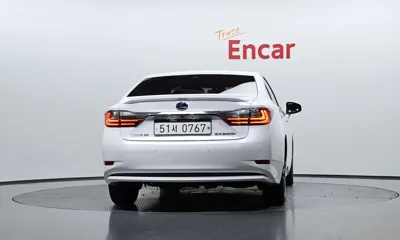 Lexus ES 2016, 75771 км, за 17133.56 USD