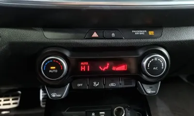 Kia Stonic 2019, 76776 км, за 8655.43 USD - фото 19