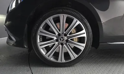 Mercedes-Benz E-Class 2021, 91102 км, за 26098.44 USD