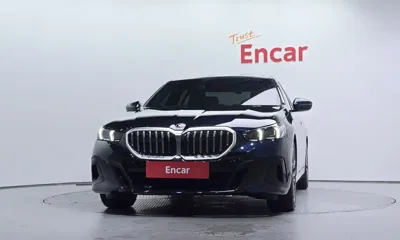 BMW 5-Series 2025, 21171 км, за 43974.01 USD