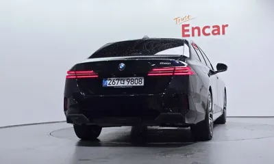 BMW 5-Series 2025, 21171 км, за 43974.01 USD