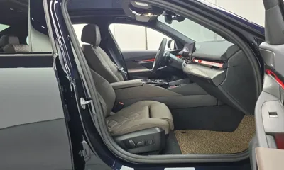 BMW 5-Series 2025, 21171 км, за 43974.01 USD - фото 26