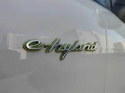 Porsche Cayenne Hybrid 2020, 63000 км, за 54148.45 USD